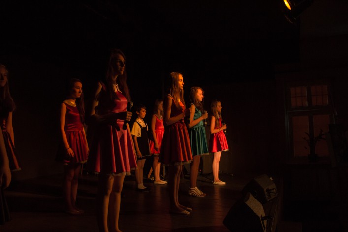 Koncert dla chorej Karolinki - rewia talentów wokalnych. Zobacz galerię zdjęć