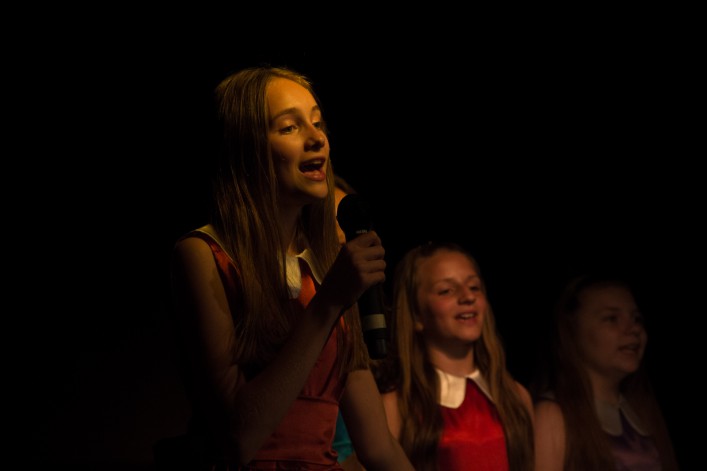Koncert dla chorej Karolinki - rewia talentów wokalnych. Zobacz galerię zdjęć