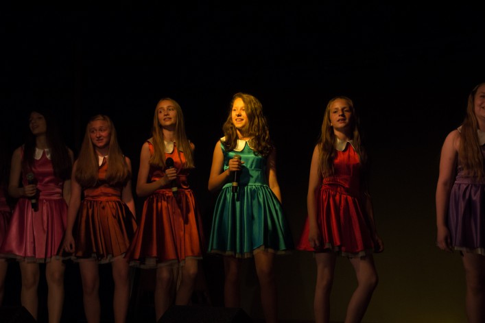 Koncert dla chorej Karolinki - rewia talentów wokalnych. Zobacz galerię zdjęć