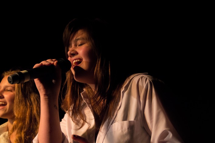 Koncert dla chorej Karolinki - rewia talentów wokalnych. Zobacz galerię zdjęć