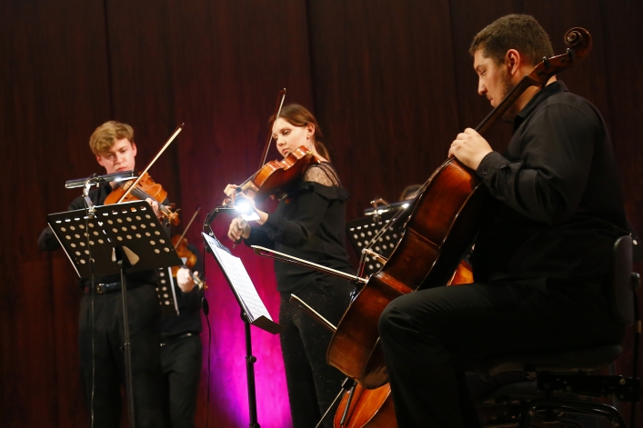 Koncert EOK z Thomasem Kalbem na zakończenie sezonu artystycznego