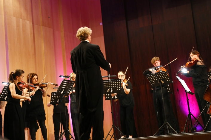 Koncert EOK z Thomasem Kalbem na zakończenie sezonu artystycznego