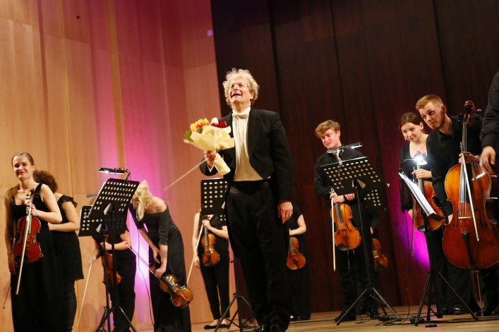 Koncert EOK z Thomasem Kalbem na zakończenie sezonu artystycznego