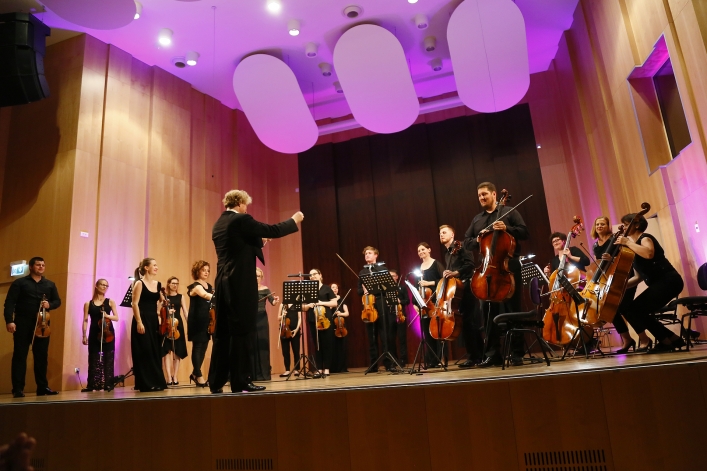 Koncert EOK z Thomasem Kalbem na zakończenie sezonu artystycznego