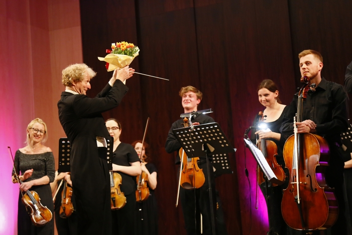 Koncert EOK z Thomasem Kalbem na zakończenie sezonu artystycznego