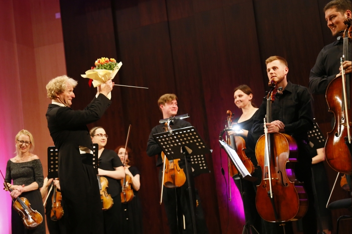Koncert EOK z Thomasem Kalbem na zakończenie sezonu artystycznego