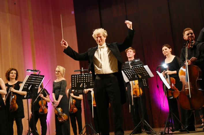 Koncert EOK z Thomasem Kalbem na zakończenie sezonu artystycznego