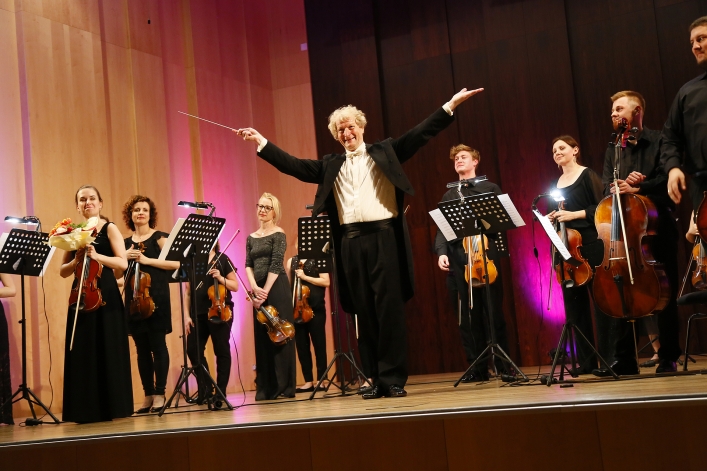 Koncert EOK z Thomasem Kalbem na zakończenie sezonu artystycznego