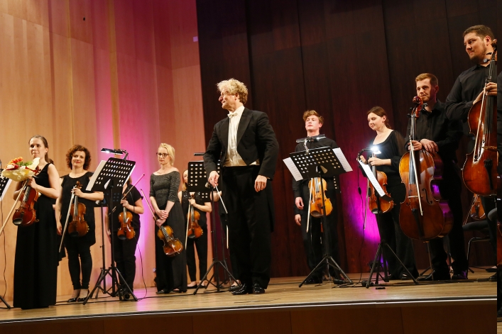 Koncert EOK z Thomasem Kalbem na zakończenie sezonu artystycznego
