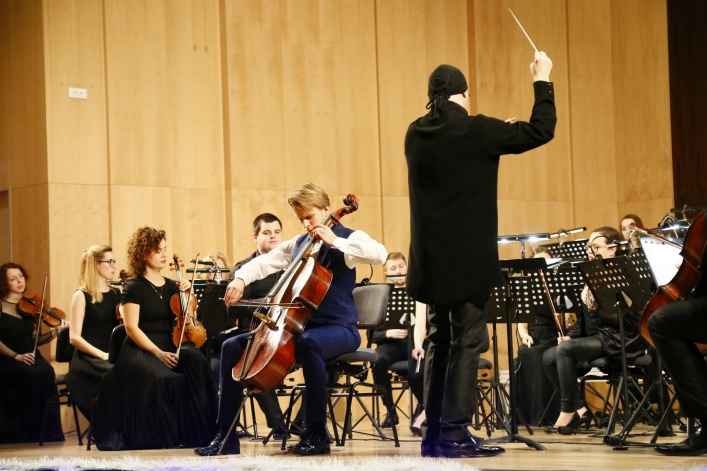 Koncert EOK z udziałem wirtuoza wiolonczeli –  Marcina Zdunika