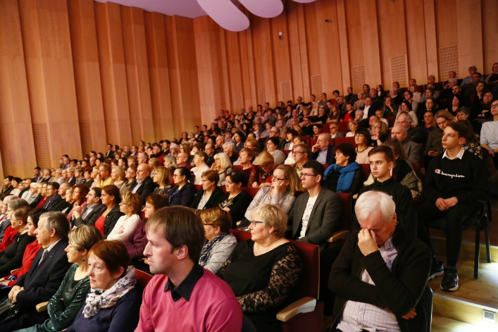 Koncert EOK z udziałem wirtuoza wiolonczeli –  Marcina Zdunika