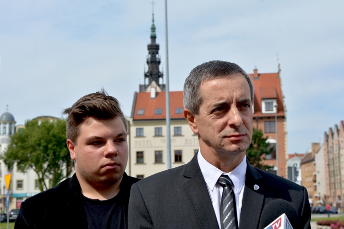 Konferencja PO, KOD-u i Nowoczesnej na pl. Słowiańskim