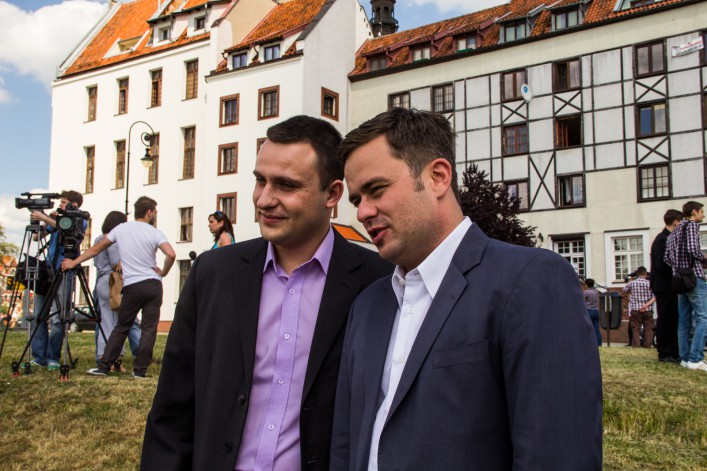 Konferencja prasowa Prawa i Sprawiedliwości na Przystani Żeglugi Elbląsko-Ostródzkiej