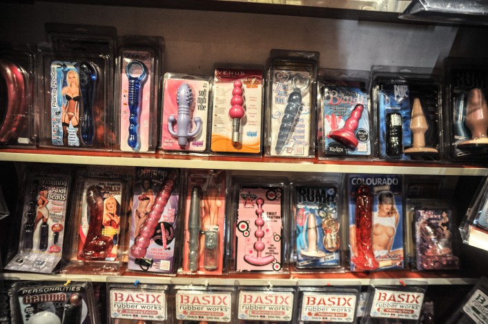 Koniec z nudą w łóżku, czyli co elblążanki kupują w sex shopach?