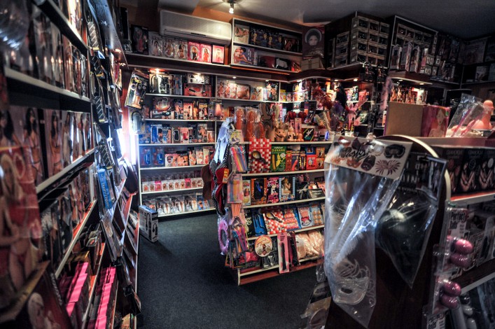 Koniec z nudą w łóżku, czyli co elblążanki kupują w sex shopach?