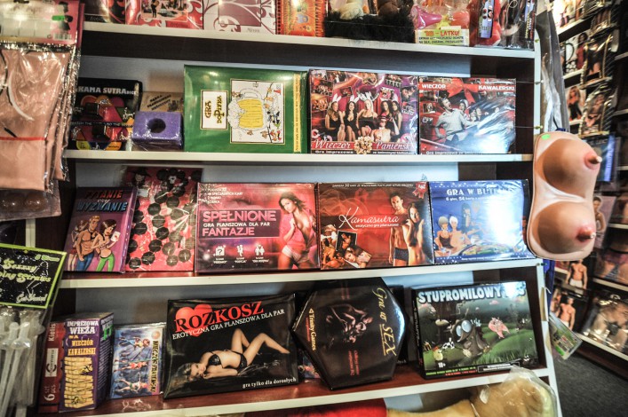 Koniec z nudą w łóżku, czyli co elblążanki kupują w sex shopach?