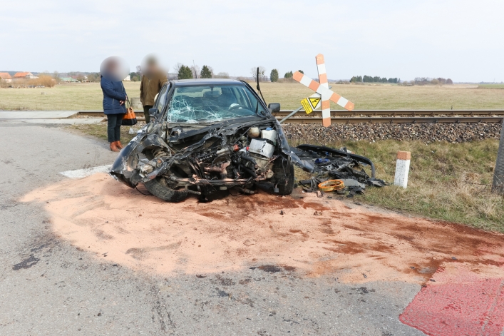 Kraksa pociągu z autem (+ foto)