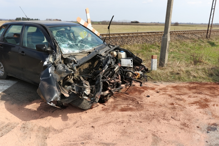 Kraksa pociągu z autem (+ foto)