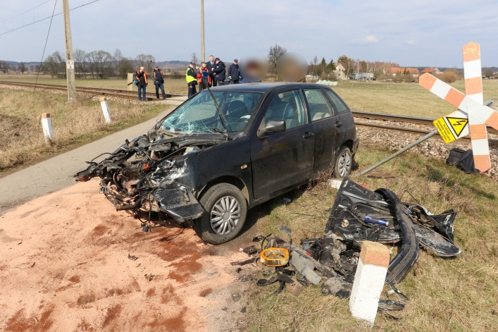 Kraksa pociągu z autem (+ foto)