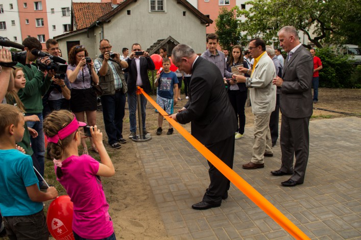 Kreatywne podwórko przy ul. Teatralnej już otwarte. Zobacz naszą galerię