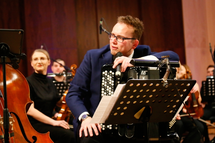 Krzesimir Dębski, Zagan Acoustic i Ariela Ludwiczaka zagrali z Elbląską Orkiestrą Kameralną