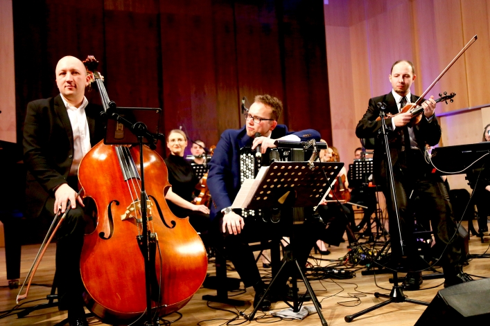 Krzesimir Dębski, Zagan Acoustic i Ariela Ludwiczaka zagrali z Elbląską Orkiestrą Kameralną
