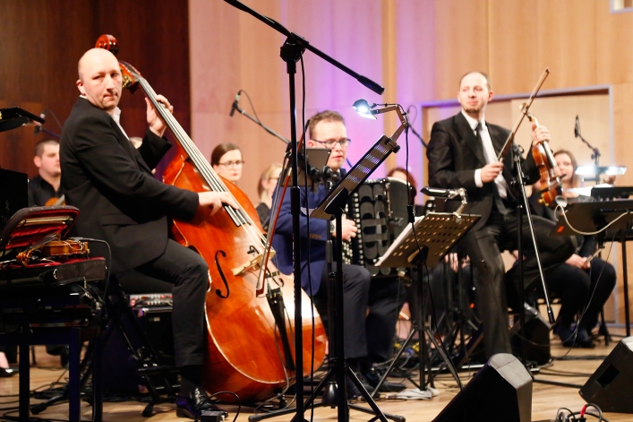 Krzesimir Dębski, Zagan Acoustic i Ariela Ludwiczaka zagrali z Elbląską Orkiestrą Kameralną