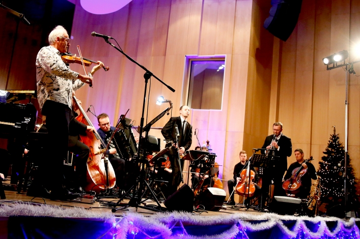 Krzesimir Dębski, Zagan Acoustic i Ariela Ludwiczaka zagrali z Elbląską Orkiestrą Kameralną