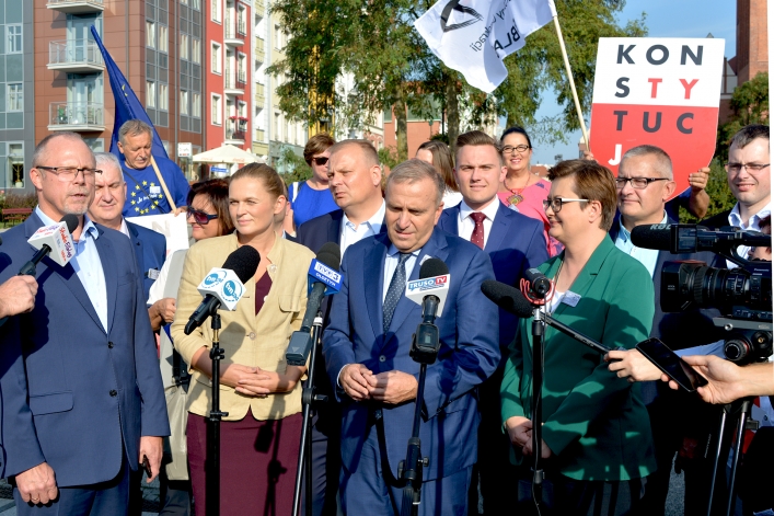 Liderzy Koalicji Obywatelskiej (Grzegorz Schetyna, Katarzyna Lubnauer, Barbara Nowacka) w Elblągu
