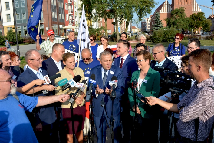 Liderzy Koalicji Obywatelskiej (Grzegorz Schetyna, Katarzyna Lubnauer, Barbara Nowacka) w Elblągu