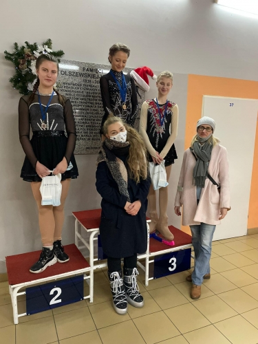 Łyżwiarki figurowe z Elbląga na podium w ogólnopolskich zawodach! (+ zdjęcia)
