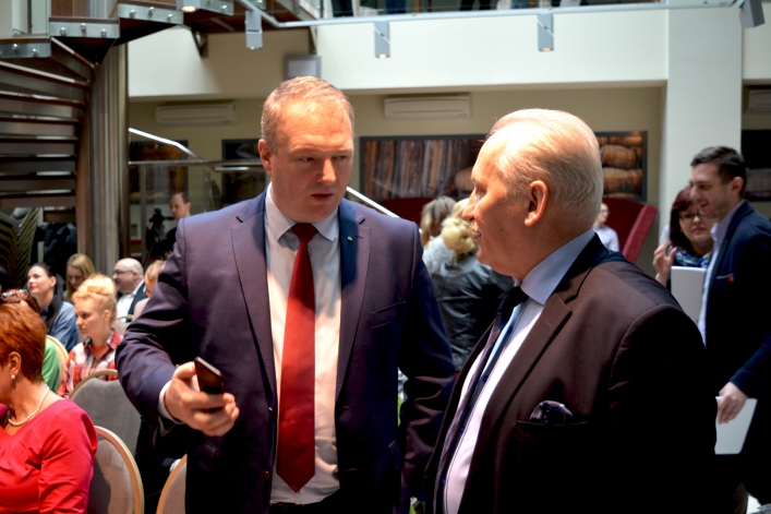 Marszałek województwa otworzył konferencję poświęconą funduszom z UE w Hotelu Elbląg