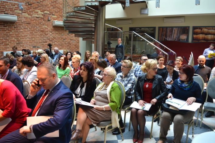 Marszałek województwa otworzył konferencję poświęconą funduszom z UE w Hotelu Elbląg