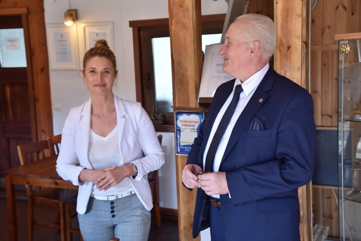 Marszałek województwa na farmie ślimaków: „Ślimacze tempo rozwoju jest im obce”