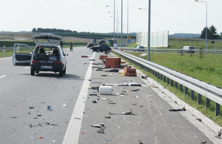 Marzewo: Śmiertelny wypadek na siódemce. Dwie osoby nie żyją