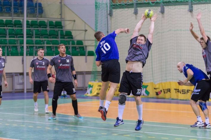 Meblarze wygrywają z Kościerzyną, silna obrona gospodarzy