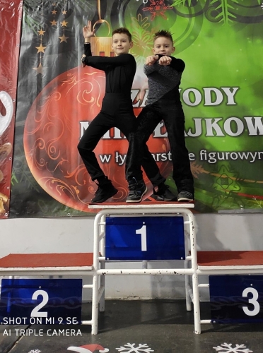 Medale elbląskich łyżwiarzy UKS „Szóstka” na zawodach w Łodzi 