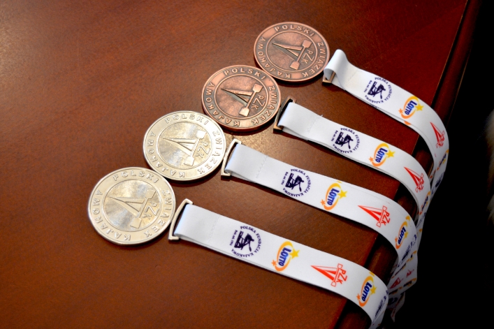 Medaliści sekcji kajakowej Olimpii Elbląg u prezydenta