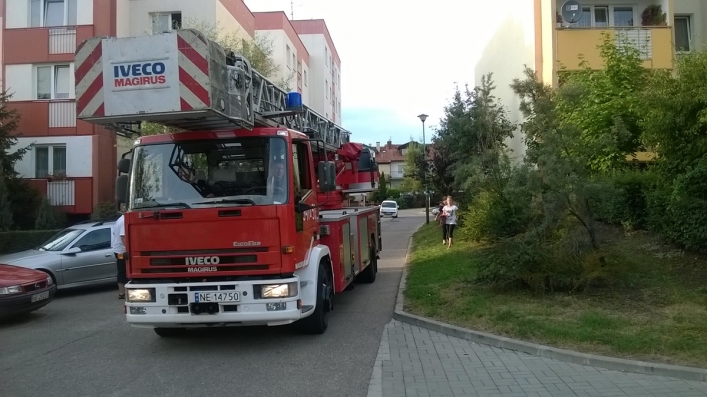 Mężczyzna groził sąsiadom śmiercią. Dramatyczna akcja policji