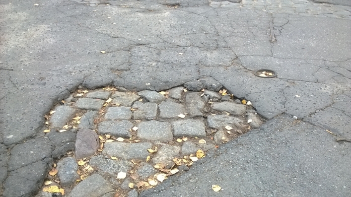 Miasteczko księżycowe? Tam jest dziura na dziurze