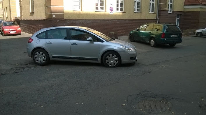 Miasteczko księżycowe? Tam jest dziura na dziurze