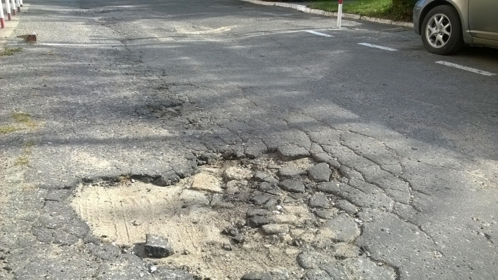 Miasteczko księżycowe? Tam jest dziura na dziurze