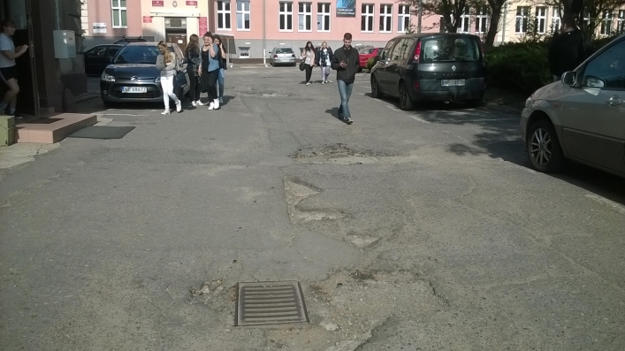 Miasteczko księżycowe? Tam jest dziura na dziurze