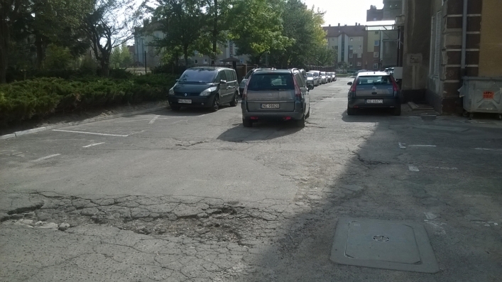 Miasteczko księżycowe? Tam jest dziura na dziurze