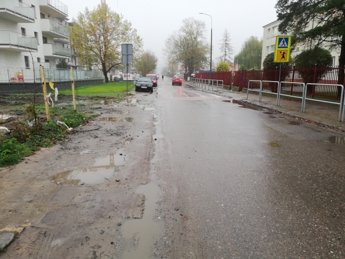 Mieszkańcy oburzeni stanem ulicy Sadowej. Władza tłumaczy się…