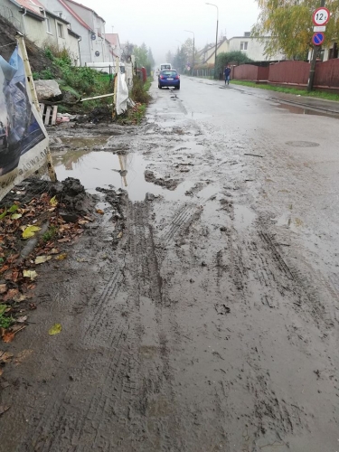 Mieszkańcy oburzeni stanem ulicy Sadowej. Władza tłumaczy się…