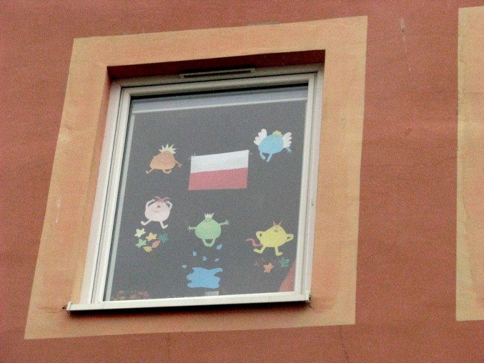 Mieszkańcy ozdabiają Elbląg barwami narodowymi. Galeria zdjęć