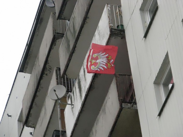 Mieszkańcy ozdabiają Elbląg barwami narodowymi. Galeria zdjęć