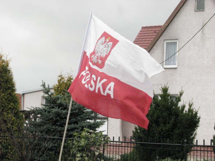 Mieszkańcy ozdabiają Elbląg barwami narodowymi. Galeria zdjęć