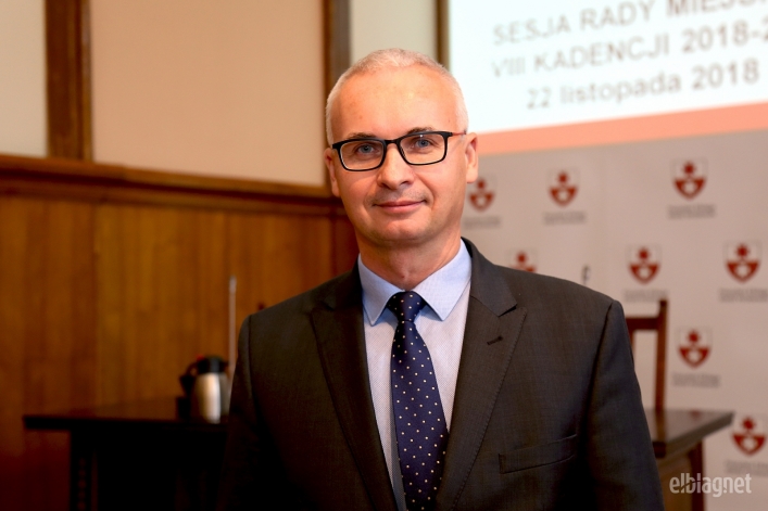 radny Marek Osik podczas pierwszej sesji Rady Miejskiej w Elblągu kadencji 2018-2023 (22 listopada 2018 r.)